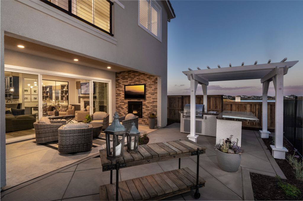 outdoor california room with outdoor seating and pergola