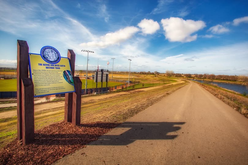 River Islands trails